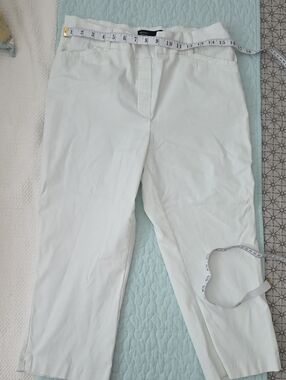Women's White Cotton Blend Chino Capri